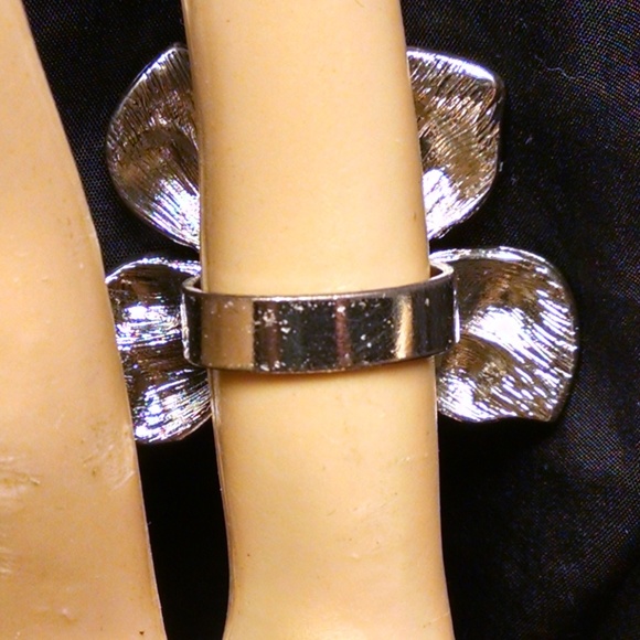 Multi Color Flower Rhinestones Cocktail Ring - Picture 5 of 5